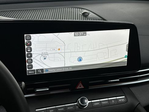 Used 2025 Hyundai Elantra Limited FWD image 17