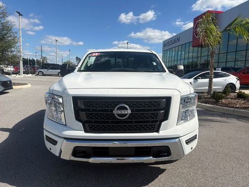 Used 2024 Nissan Titan SV w/ SV Convenience Package image 3