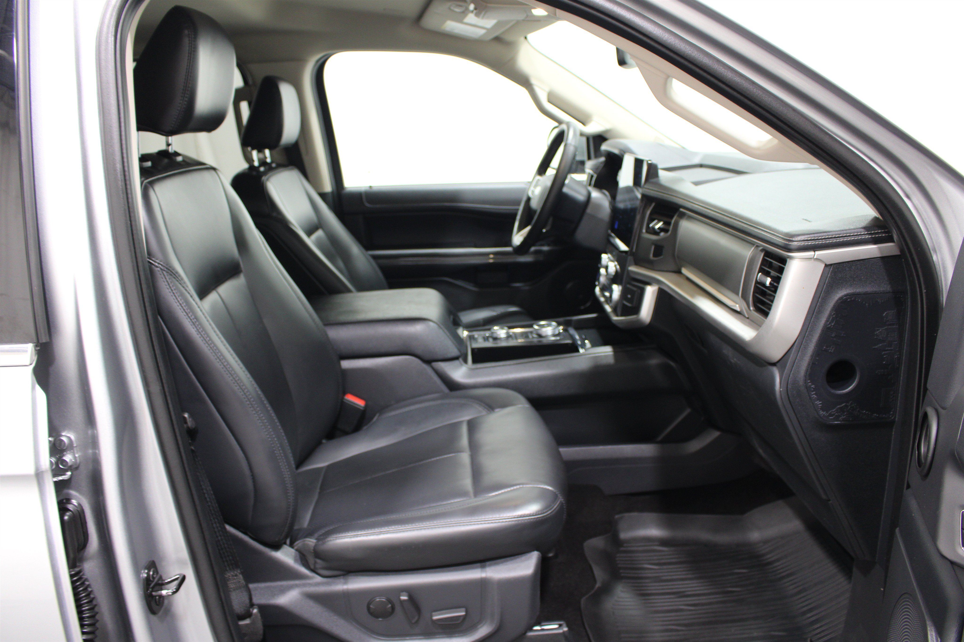 Used 2022 Ford Expedition Max XLT AWD/4WD image 29