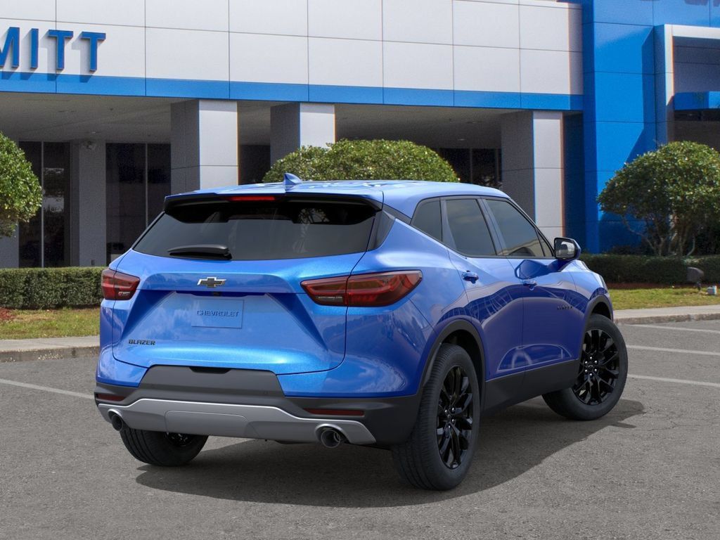 New 2026 Chevrolet Blazer LT w/ LPO, Black Sport Package FWD image 4