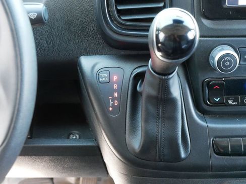 Used 2025 RAM ProMaster 2500 w/ Convenience Group FWD image 18