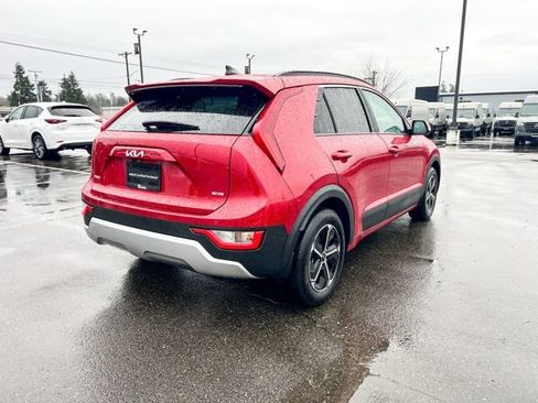 Certified 2024 Kia Niro EX image 7