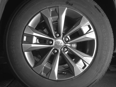 Used 2025 Chevrolet Equinox LT FWD image 14