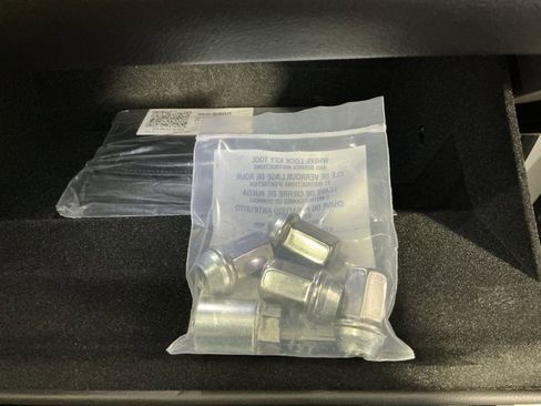 Used 2024 Cadillac XT6 Premium Luxury w/ Technology Package image 31