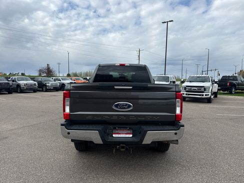 Used 2018 Ford F250 XLT w/ XLT Premium Package AWD/4WD image 4