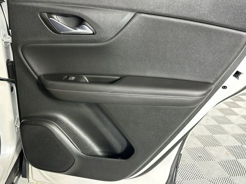 Used 2023 Chevrolet Blazer Premier FWD image 31