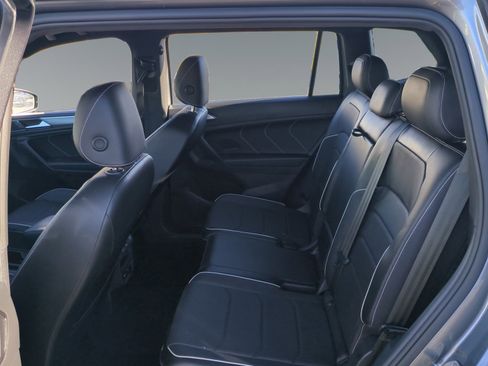 Used 2022 Volkswagen Tiguan SEL R-Line image 13