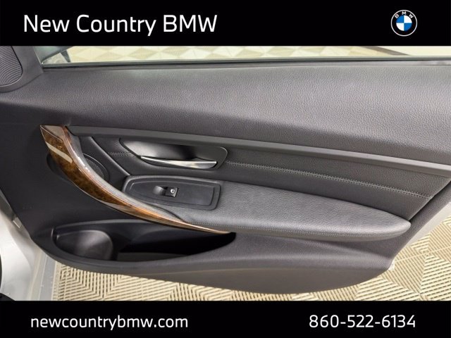 Used 2014 BMW 320i xDrive Sedan AWD/4WD image 29