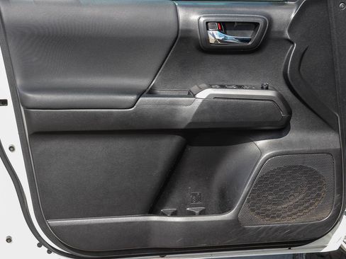 Certified 2023 Toyota Tacoma TRD Off-Road AWD/4WD image 21