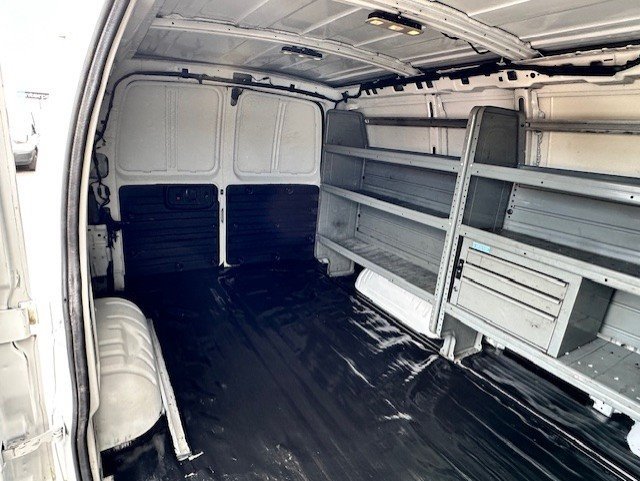 Used 2016 Chevrolet Express 2500 RWD image 11