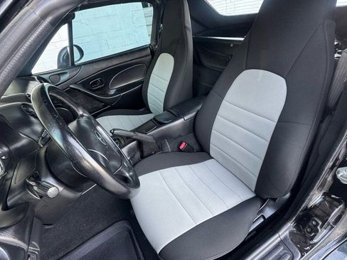 Used 2002 MAZDA MX-5 Miata 2dr Conv Cloth Auto image 17