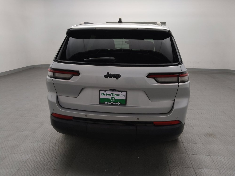 Used 2023 Jeep Grand Cherokee L Laredo RWD image 9