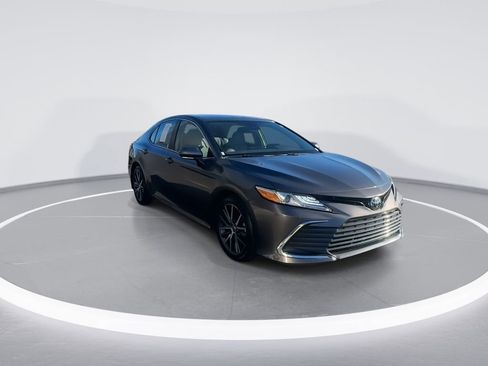 Used 2023 Toyota Camry XLE w/ Cold Weather Package image 3