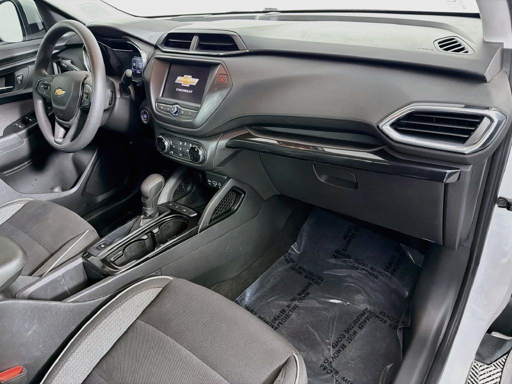 Used 2021 Chevrolet TrailBlazer LT FWD image 27