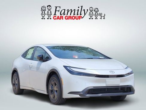 New 2026 Toyota Prius LE FWD image 2