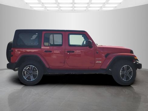 Used 2023 Jeep Wrangler Unlimited Sahara AWD/4WD image 5