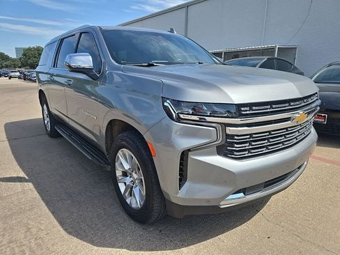 Used 2023 Chevrolet Suburban Premier AWD/4WD image 3