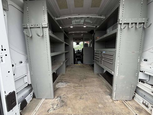 Used 2018 Ford Transit 150 130 Medium Roof RWD image 22