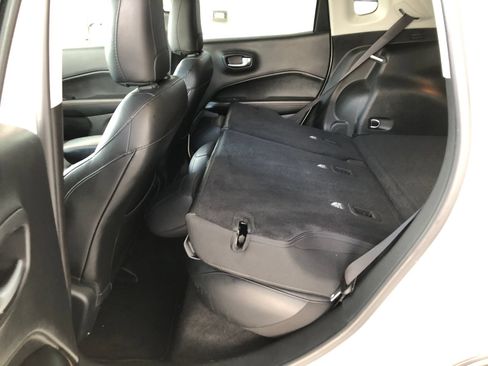 Used 2019 Jeep Compass Limited AWD/4WD image 11