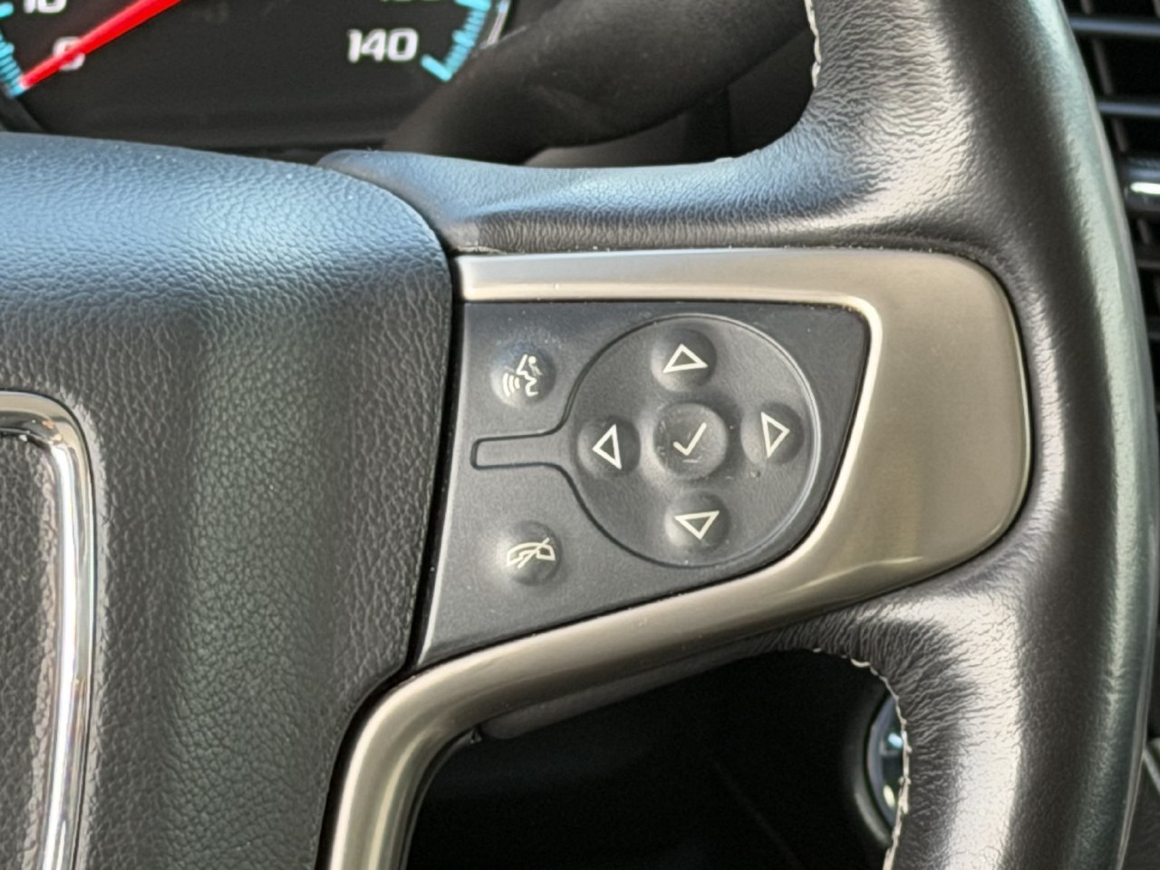 Used 2018 GMC Yukon Denali w/ Denali Ultimate Package AWD/4WD image 13