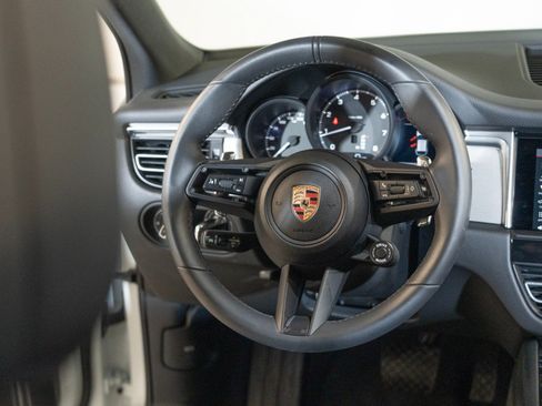 Certified 2026 Porsche Macan AWD/4WD image 27