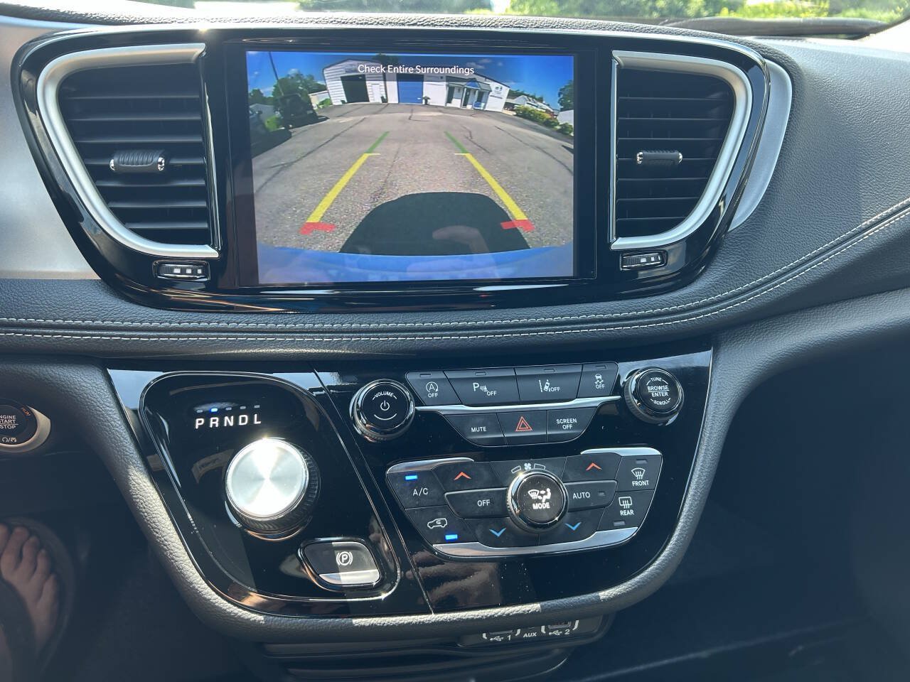 Used 2024 Chrysler Pacifica Touring FWD image 20