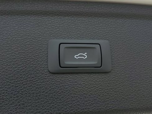 Used 2020 Audi Q5 2.0T Premium AWD/4WD image 11