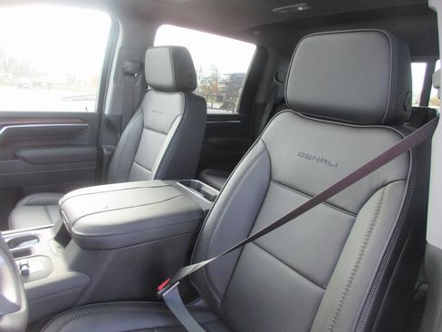 New 2026 GMC Sierra 2500 Denali w/ Denali Reserve Package image 14