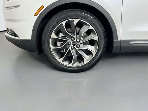 Used 2022 Lincoln Nautilus Reserve w/ Luxury Package AWD/4WD image 32