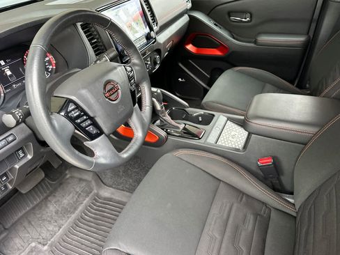 Used 2023 Nissan Frontier PRO-4X w/ Pro Convenience Package image 11