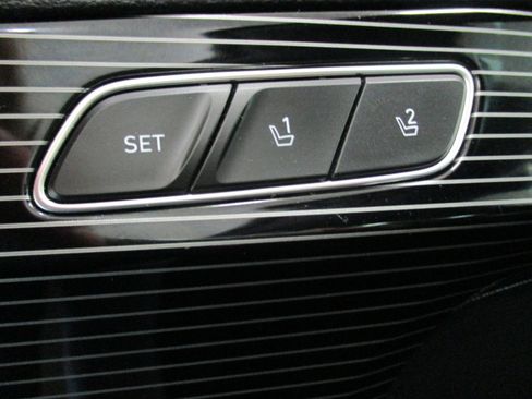 Used 2024 Hyundai Palisade Calligraphy image 21