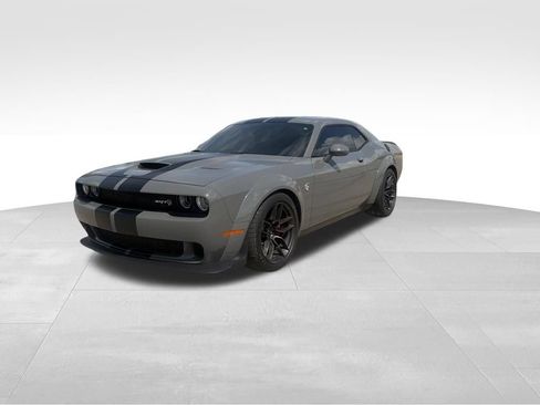 Used 2018 Dodge Challenger SRT Hellcat RWD image 3
