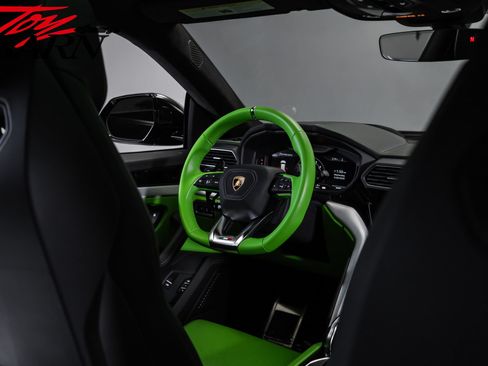 Used 2022 Lamborghini Urus AWD/4WD image 54