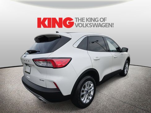 Used 2022 Ford Escape SE w/ Cold Weather Package image 3