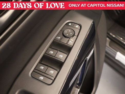 New 2025 Nissan Pathfinder S image 11