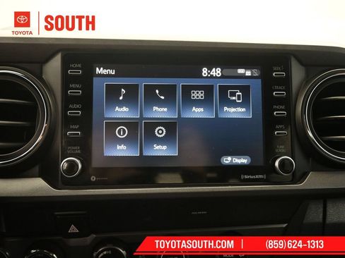 Used 2020 Toyota Tacoma TRD Off-Road AWD/4WD image 14