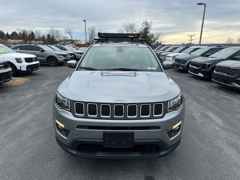 Used 2018 Jeep Compass Latitude w/ Cold Weather Group image 2