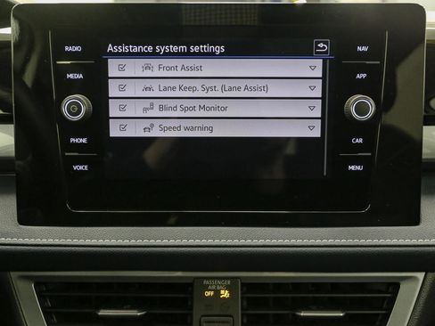 Used 2025 Volkswagen Taos SEL w/ Black Wheel Plus Package image 30