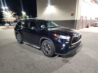 Used 2021 Toyota Highlander XLE