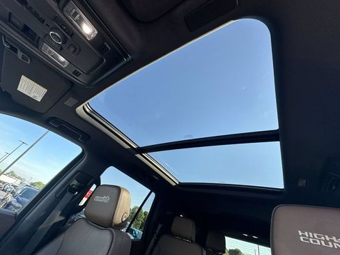 Used 2025 Chevrolet Tahoe High Country w/ Sun And Tow Package AWD/4WD image 29