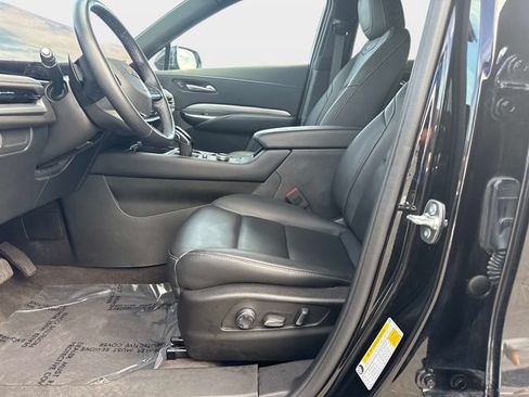 Used 2025 Cadillac XT4 Premium Luxury FWD image 16