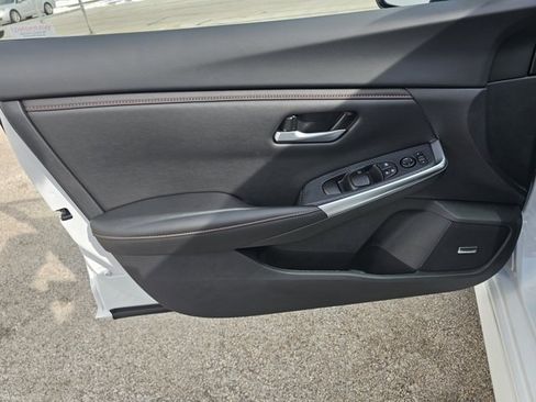 Used 2025 Nissan Sentra SR w/ SR Premium Package image 28