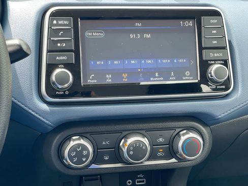 Used 2025 Nissan Versa SV w/ Trunk Package FWD image 5