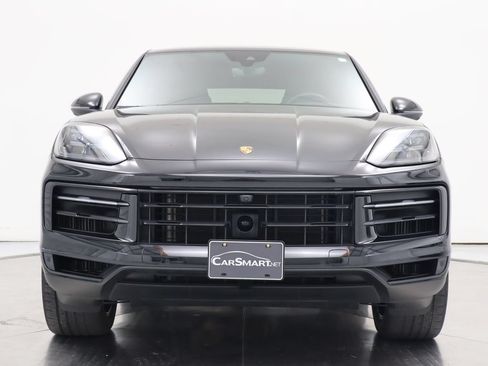 Used 2024 Porsche Cayenne Coupe w/ Premium Package Plus AWD/4WD image 8