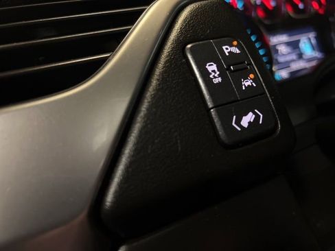 Used 2018 Chevrolet Suburban LT image 38