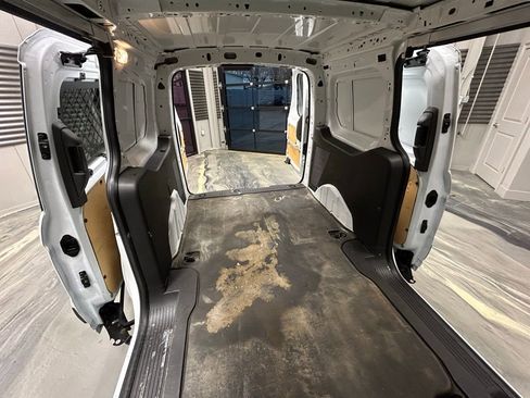 Used 2018 Ford Transit Connect XLT image 38