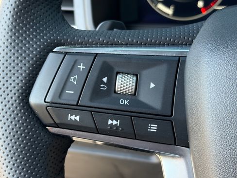 Used 2024 Mitsubishi Outlander FWD image 22