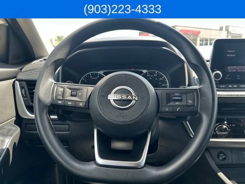 Used 2024 Nissan Rogue S FWD image 20