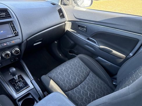 Used 2023 Mitsubishi Outlander Sport ES image 29