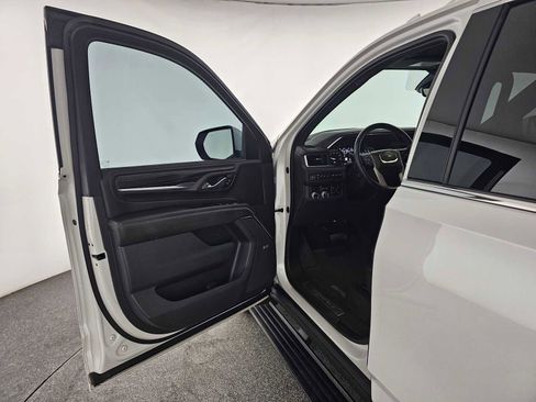 Used 2021 GMC Yukon XL Denali w/ Denali Ultimate Package image 21